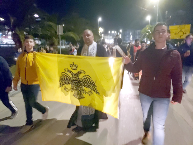 „Никада се није воздигло више крстова“: Предводник херцегновске литије прота Нико Урдешић је 11. свештеник у породици 